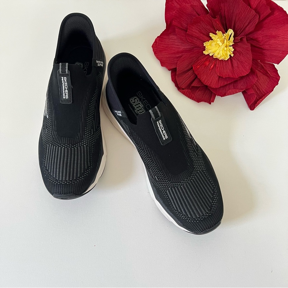 Skechers Performance Women’s Black Comfy Slip On Shoes - Size 11.5  - Reemoly